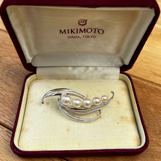 ミキモト　ブローチ　MIKIMOTO 5珠　シルバー