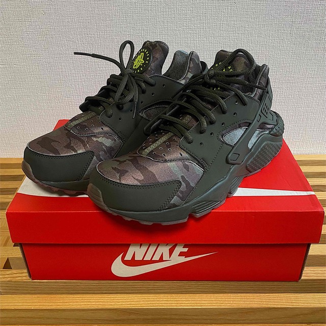 NIKE(ナイキ)の海外限定 Nike Air Huarache Run 迷彩 US10.5 メンズの靴/シューズ(スニーカー)の商品写真