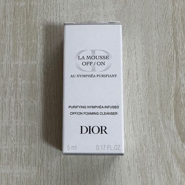 Dior(ディオール)のDIOR 試供品 ラ ムース ピュリフィアン オフ オン ＜洗顔料＞ コスメ/美容のスキンケア/基礎化粧品(洗顔料)の商品写真