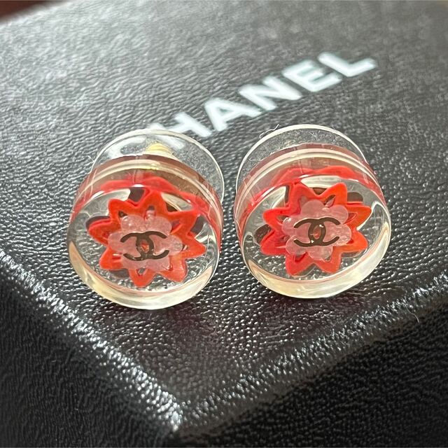 CHANEL クリアお花ピアス