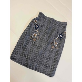 リランドチュール(Rirandture)のリランドチュールチェック刺繍タイトスカート(ひざ丈スカート)