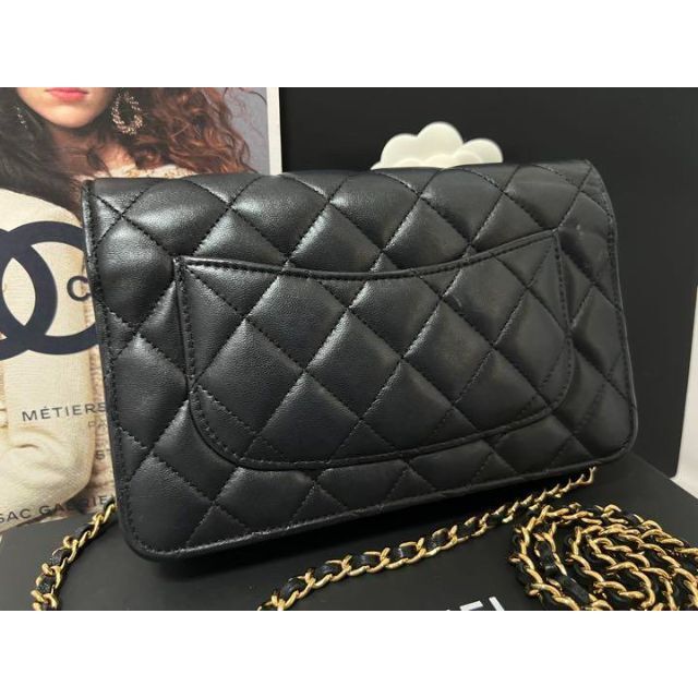 美品✨CHANEL マトラッセ　ラムスキンウォレット　チェーンショルダー色レッド