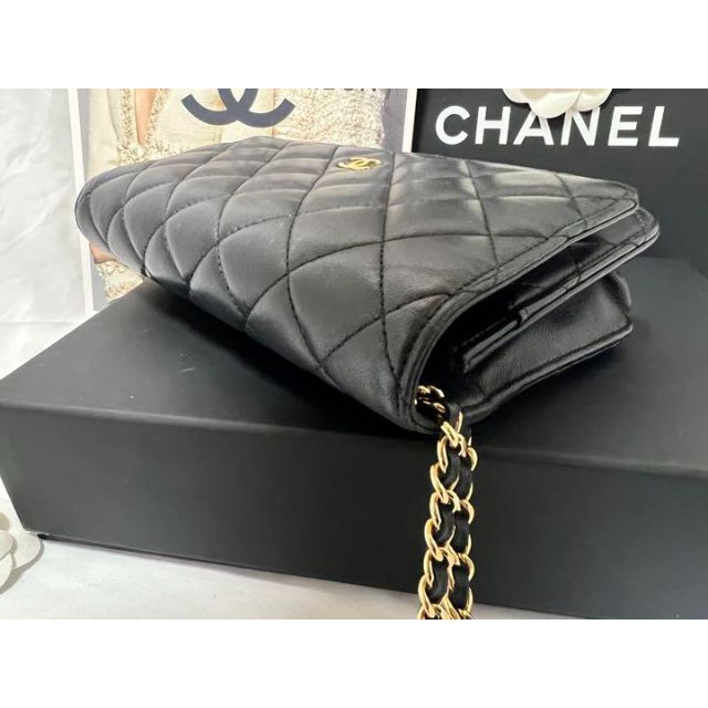 CHANEL マトラッセ チェーンウォレット ラムスキン