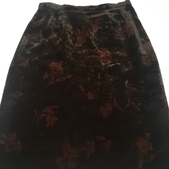 GIO SPORT(ジオスポーツ)のGIO SPORT ベルベット花柄のスカート レディースのスカート(ひざ丈スカート)の商品写真