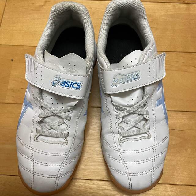 asics(アシックス)のアシックス   フットサルシューズ 20cm キッズ/ベビー/マタニティのキッズ靴/シューズ(15cm~)(スニーカー)の商品写真