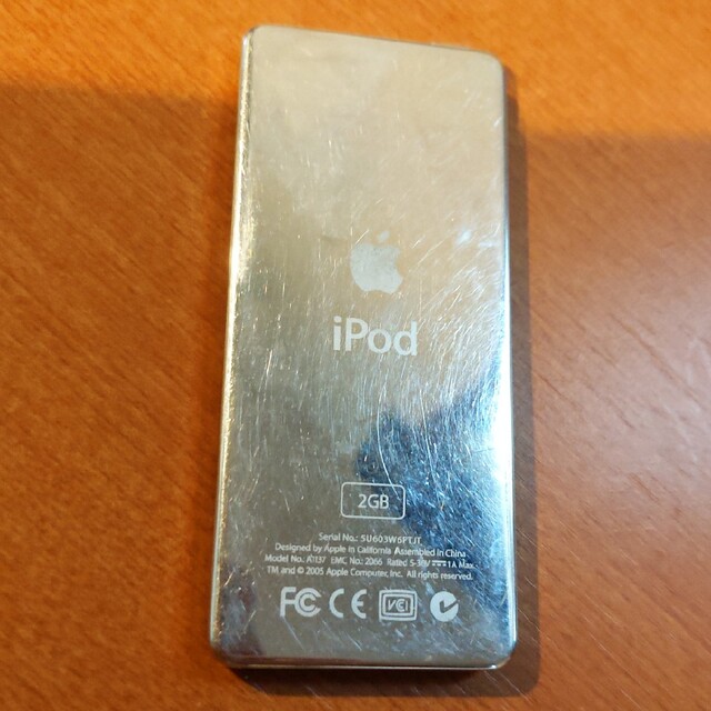 iPod(アイポッド)の初代iPod nano　ジャンク品 スマホ/家電/カメラのオーディオ機器(その他)の商品写真