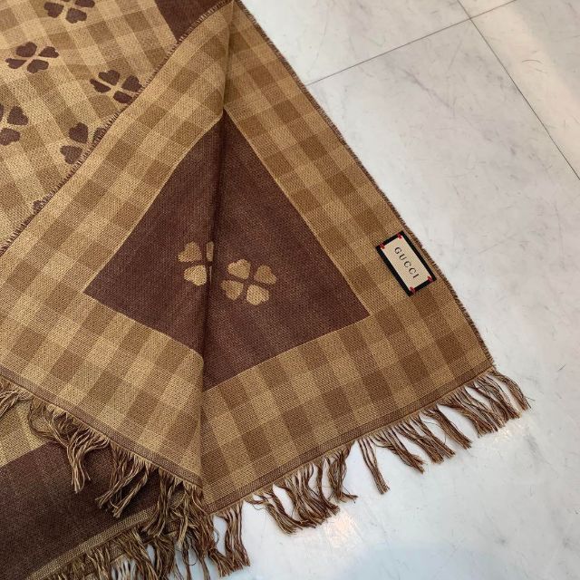 GUCCI - ☆新品未使用☆GUCCI グッチ 大判ストール クローバー柄 GUCCI - ☆新品未使用☆GUCCI グッチ 大判ストール クローバー柄