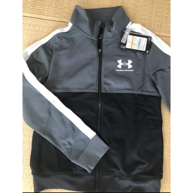 UNDER ARMOUR(アンダーアーマー)のアンダーアーマー　ジャージ上下セット　  新品　130cm キッズ/ベビー/マタニティのキッズ服男の子用(90cm~)(その他)の商品写真