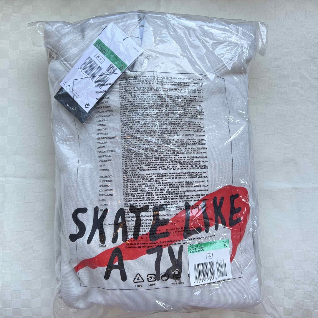 NIKE(ナイキ)のNIKE SB SKATE LIKE A GIRLフーディ XL 海外購入新品 メンズのトップス(パーカー)の商品写真