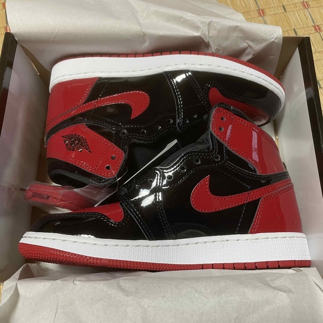 NIKE(ナイキ)のNike GS Air Jordan 1 High OG Patent Bred レディースの靴/シューズ(スニーカー)の商品写真