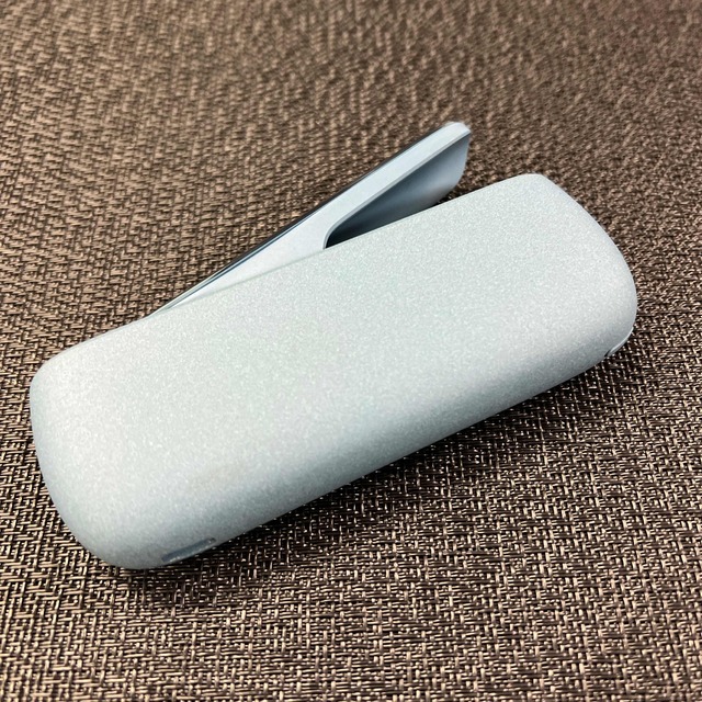 IQOS(アイコス)のa2306番 アイコスイルマ 本体 チャージャー アズールブルー 青色. メンズのファッション小物(タバコグッズ)の商品写真