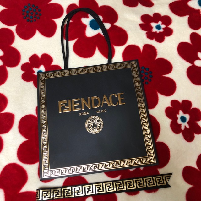 FENDI(フェンディ)のフェンダーチェ　ショッパー&リボン　セット レディースのバッグ(ショップ袋)の商品写真