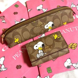 coach スヌーピー キーケース