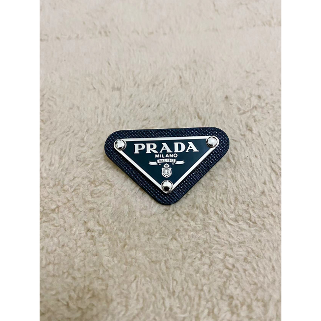 PRADA - 新品未使用 プラダ ブローチ ノベルティ PRADAの通販 by ぴぴたん's shop｜プラダならラクマ