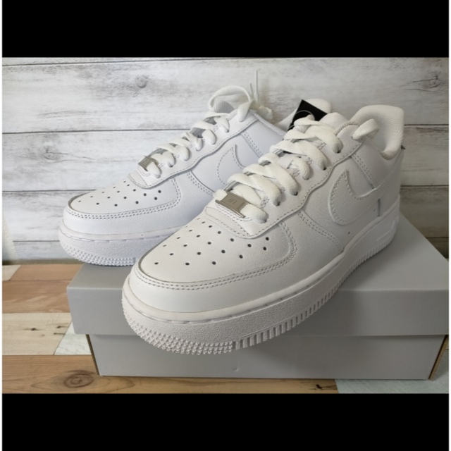 NIKE(ナイキ)のAIR FORCE 1 07 エアフォース1 ナイキ NIKE ホワイト 25 メンズの靴/シューズ(スニーカー)の商品写真