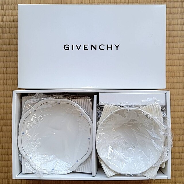 GIVENCHY(ジバンシィ)のちひろ様専用 未使用 ジバンシィ 10点 セット 取り皿 銘々皿 ボウル 小鉢 インテリア/住まい/日用品のキッチン/食器(食器)の商品写真