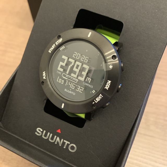 SUUNTO(スント)の【新品未使用】廃盤希少品　スント SUUNTO CORE LIME CRUSH  メンズの時計(腕時計(デジタル))の商品写真