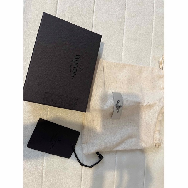 新色追加して再販新色追加して再販VALENTINO GARAVANI ヴァレンティノ