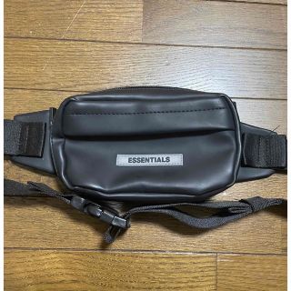 ESSENTIALS ボディバッグ値下げ交渉受付