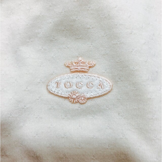 TOCCA(トッカ)の【美品】TOCCA   ピンクベージュ　フリル付きスタイ キッズ/ベビー/マタニティのこども用ファッション小物(ベビースタイ/よだれかけ)の商品写真