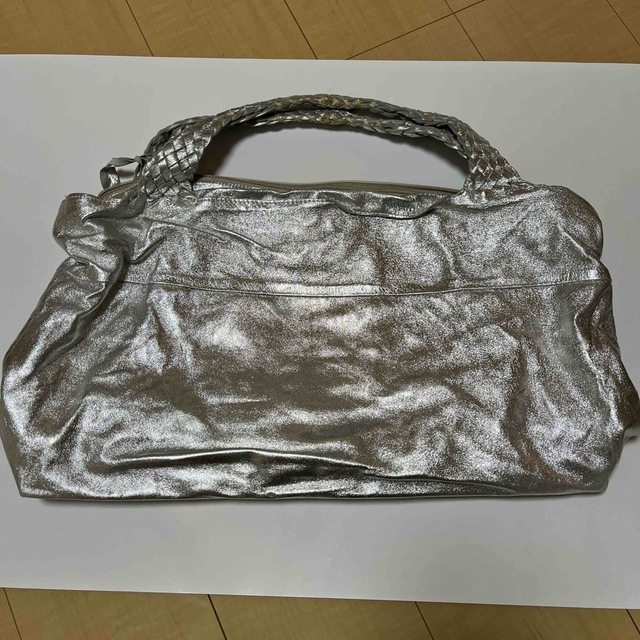 TOMORROWLAND(トゥモローランド)のシルバー☆RABEANCOバッグ レディースのバッグ(ショルダーバッグ)の商品写真