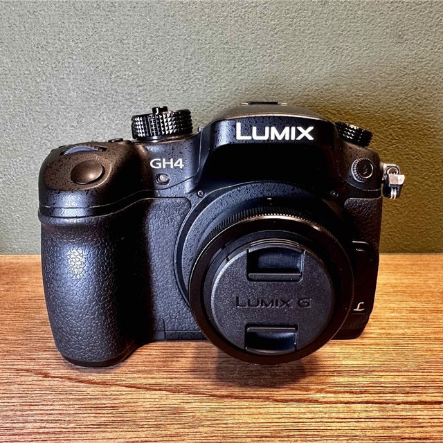 PANASONIC LUMIX GH4 DMC-GH4-Kミラーレス一眼