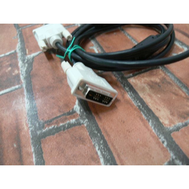 DVIケーブル 2m スマホ/家電/カメラのPC/タブレット(PC周辺機器)の商品写真