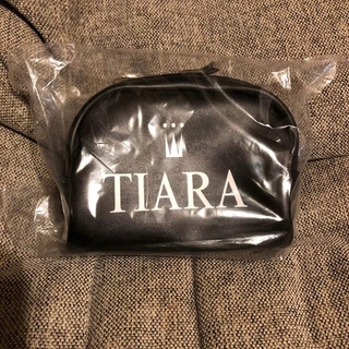 ティアラ(tiara)のTIARA ノベルティ ポーチ 非売品 ブラック 新品 黒　メルローズ(ポーチ)
