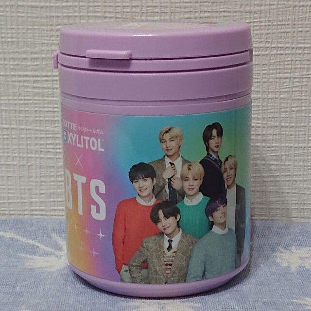 防弾少年団(BTS)(ボウダンショウネンダン)のLOTTE XYLITOL×BTS Smile ボトル 食品/飲料/酒の食品(菓子/デザート)の商品写真