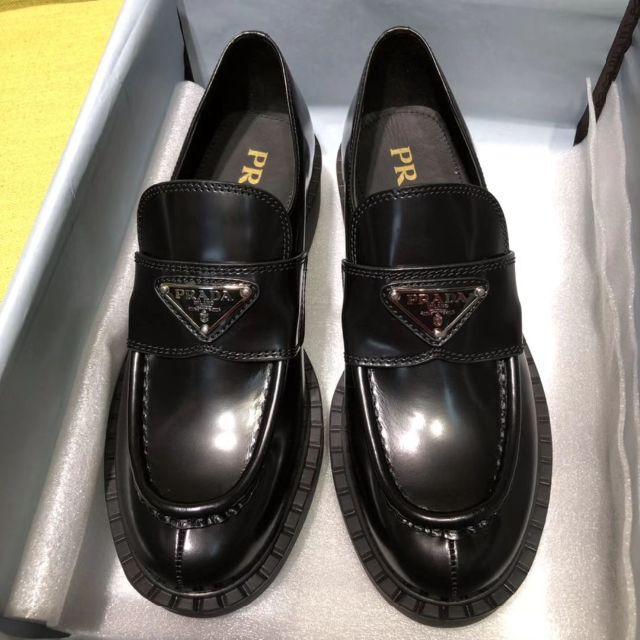PRADA レザー ローファー 39-