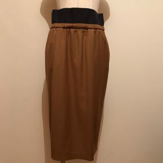 ジョンストンズ(Johnstons)の新品　FABIANA　FILIPPI　ファビアナフィリッピ　ウールスカート(ひざ丈スカート)