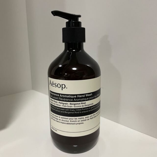 Aesop(イソップ)のAesop イソップ　レバレンス ハンドウォッシュ500ml 巾着付き コスメ/美容のボディケア(ボディソープ/石鹸)の商品写真