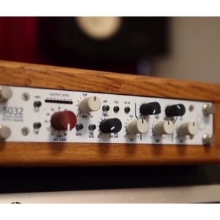 Rupert Neve Designs Porticoシリーズウッドラック(パワーアンプ)