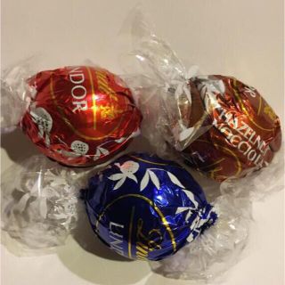 リンツ(Lindt)の24時間以内発送・リンツリンドール　チョコレート　3個(菓子/デザート)