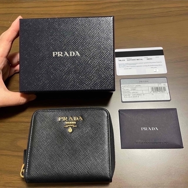 PRADA - プラダ ラウンドジップミニ財布 サフィアーノメタル ブラック