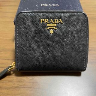 プラダ(PRADA)のプラダ　ラウンドジップミニ財布　サフィアーノメタル　ブラック(財布)