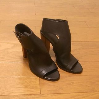 ビンス(Vince)の美品 VINCE ヴィンス サンダル 37ハーフ 黒 レザー(サンダル)