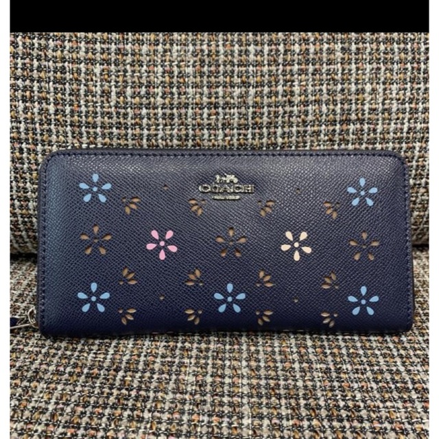 COACH(コーチ)の54630 コーチ　長財布　ブラックシグネチャー レディースのファッション小物(財布)の商品写真