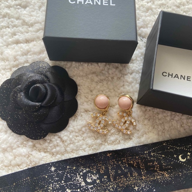 今ならほぼ即納！ CHANEL ピアス ピンク 新品同様 売れ切りました