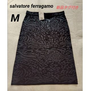 サルヴァトーレフェラガモ(Salvatore Ferragamo)の【salvatore ferragamo】新品タグ付き 総柄ニットスカート M(ひざ丈スカート)