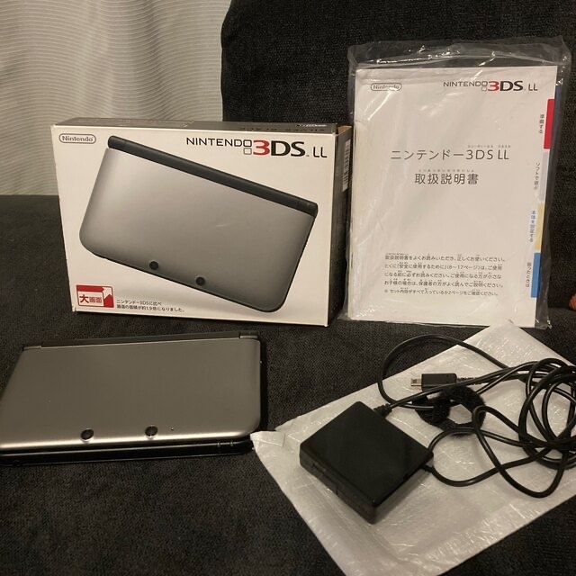 Nintendo 3DS LL 本体 シルバー/ブラックの通販 by ma-ron0317｜ラクマ