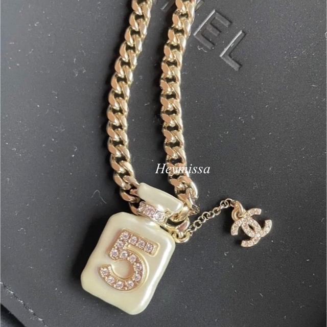 ご専用】CHANEL 香水no5 ネックレス チョーカー ご専用】CHANEL 香水no5 ネックレス チョーカー