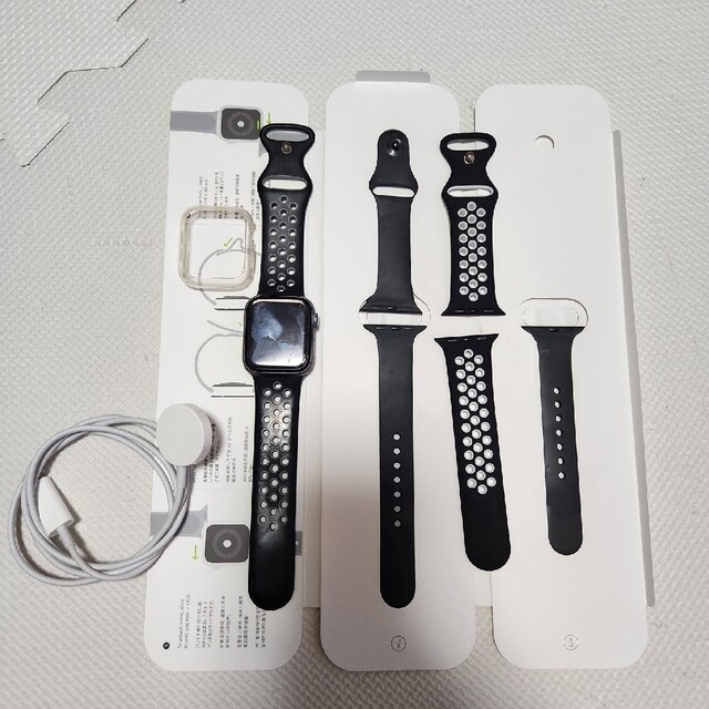 Apple(アップル)のApple Watch4 40mm スマホ/家電/カメラのスマートフォン/携帯電話(その他)の商品写真