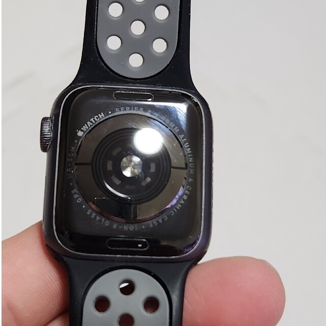 Apple(アップル)のApple Watch4 40mm スマホ/家電/カメラのスマートフォン/携帯電話(その他)の商品写真