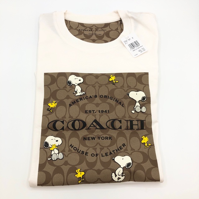 COACH(コーチ)の【COACH X PEANUTS】新品！シグネチャー スヌーピー Tシャツ！ レディースのトップス(Tシャツ(半袖/袖なし))の商品写真