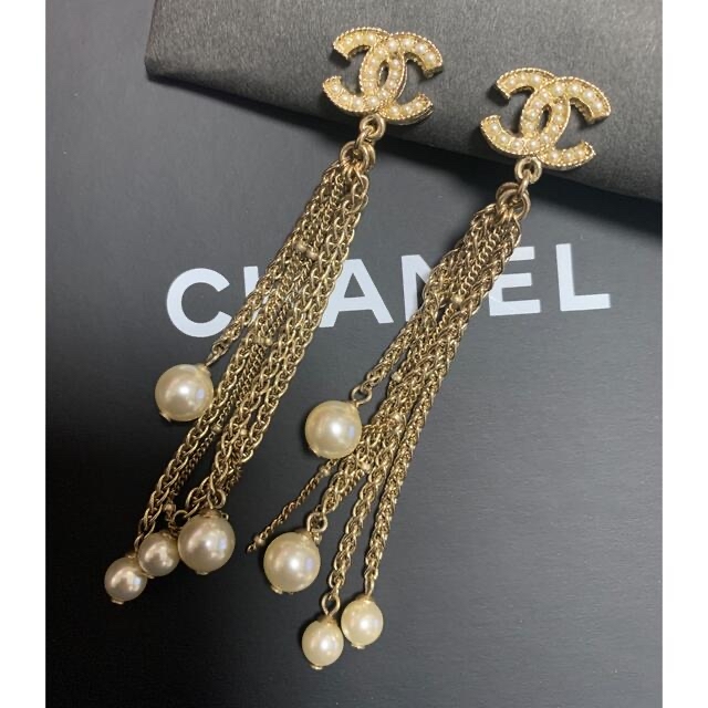 CHANEL(シャネル)のseeさまご専用　シャネル　美品　イヤリング レディースのアクセサリー(イヤリング)の商品写真