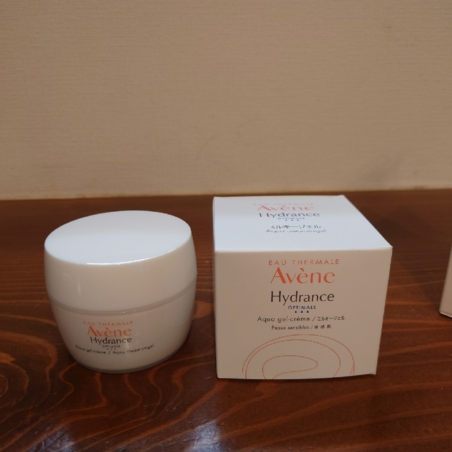 Avene(アベンヌ)のアベンヌ　ミルキージェル　100g ラージ　2個セット コスメ/美容のスキンケア/基礎化粧品(保湿ジェル)の商品写真