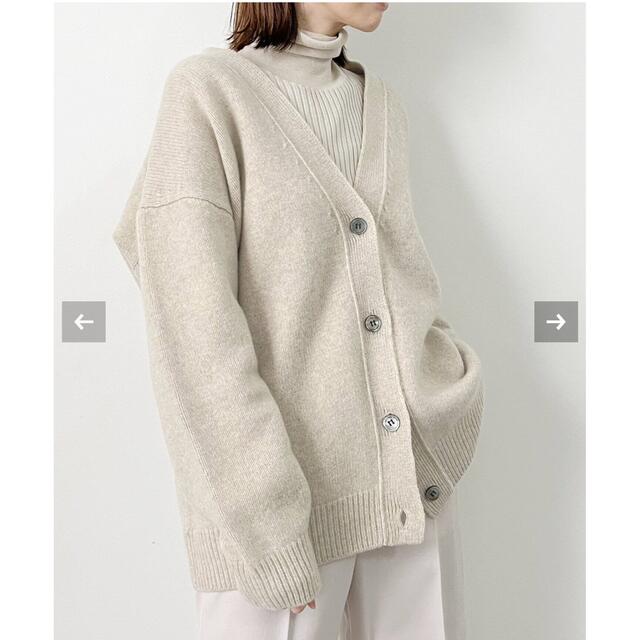 L'Appartement DEUXIEME CLASSE(アパルトモンドゥーズィエムクラス)のOversize Knit Cardigan  ベージュ レディースのトップス(カーディガン)の商品写真