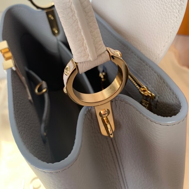 M94538 Louis Vuitton Capucines MM Handbag -Fuchsia