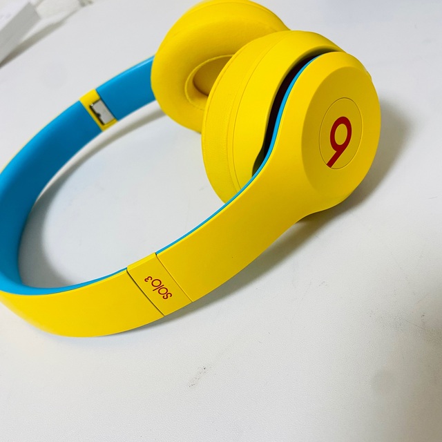 Beats by Dr Dre(ビーツバイドクタードレ)のBeats Solo3 Wireless クラブイエロー スマホ/家電/カメラのオーディオ機器(ヘッドフォン/イヤフォン)の商品写真